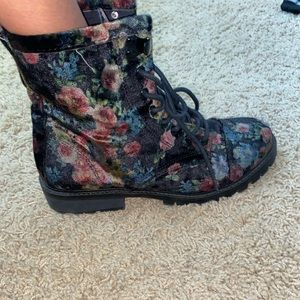 Women’s Black Boots